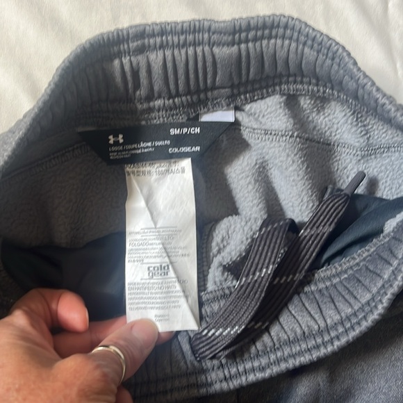 Under Armour small men’s wide leg cold gear sweatpants with two front pockets - Picture 2 of 6